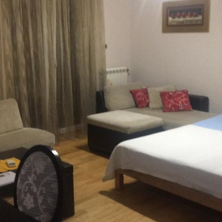 Apartman Snow White โนวีซาด ภายนอก รูปภาพ